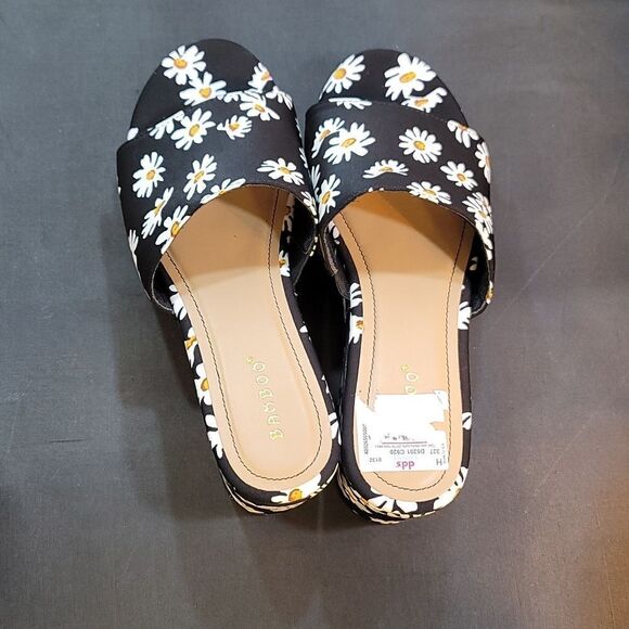 BRAND NEW BAMBOO NICHE-16 DAISY'S FLORAL EMBROIDERED DESIGN PLATFORM SANDAL - Picture 6 of 16